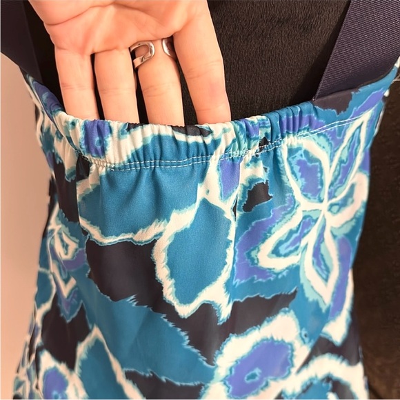 NWOT SPEECHLESS Flowy Blouse - Picture 3 of 4